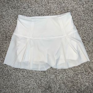White lululemon skort size 4